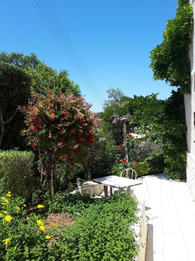 Appartements Dans Villa En Rez De Jardin Hyeres Bagian luar foto