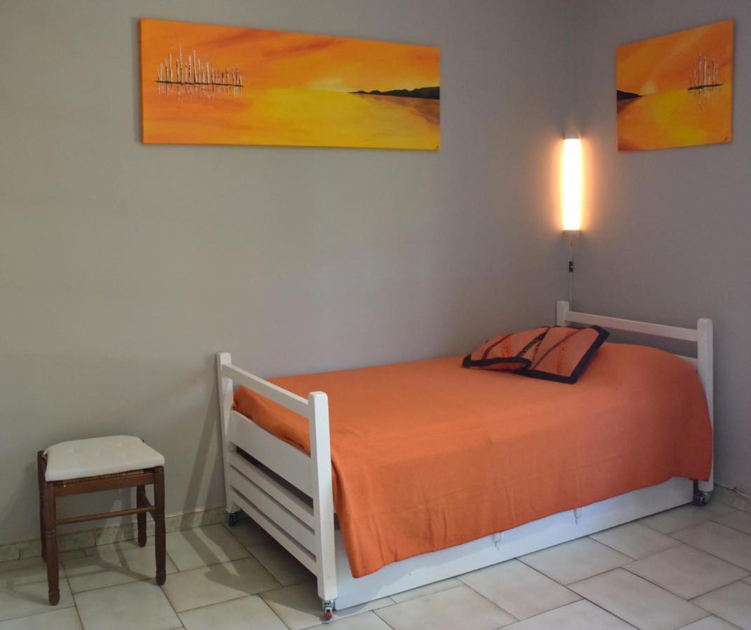 Appartements Dans Villa En Rez De Jardin Hyeres Bagian luar foto